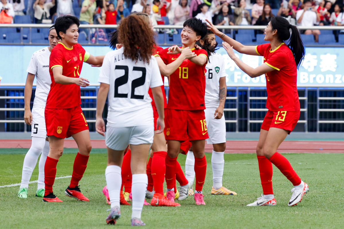 瓦朗谢纳队全力以赴,轻松战胜对手 瓦朗谢纳队全力以赴,轻松战胜对手