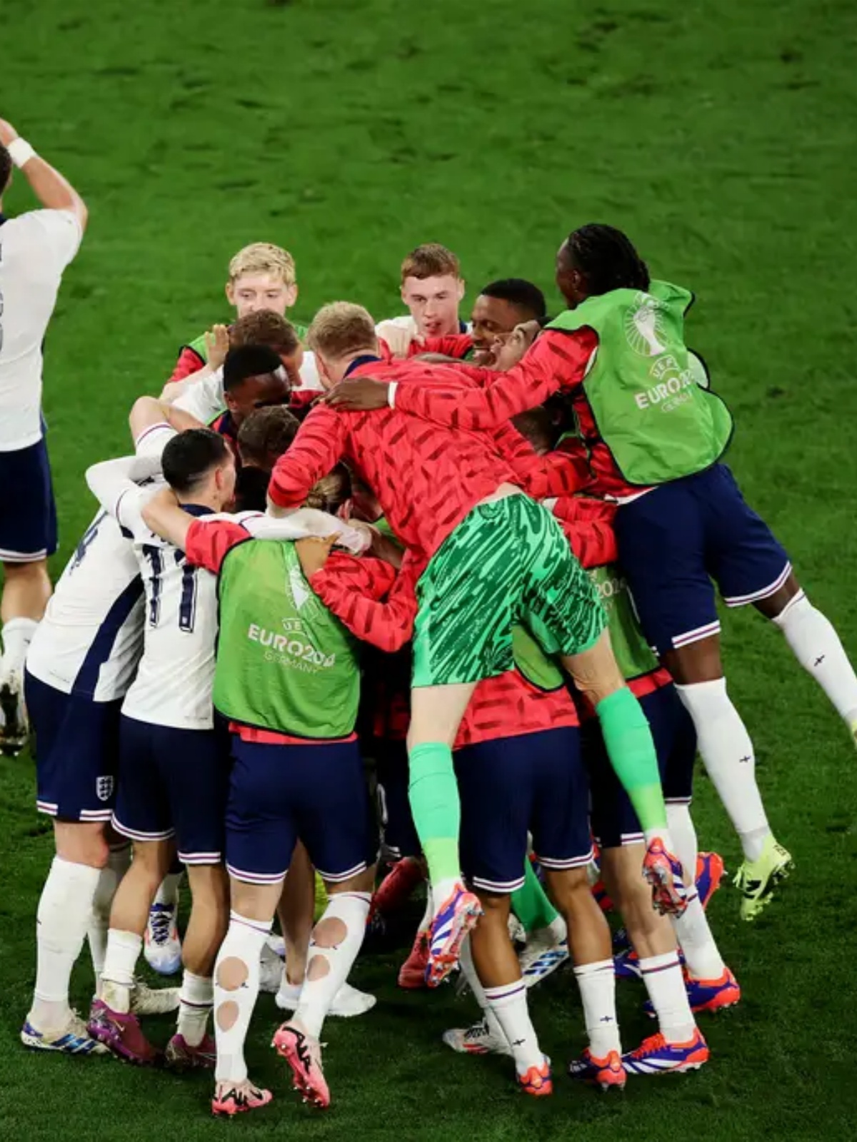 荷兰大胜乌克兰，勇夺欧洲杯半决赛资格