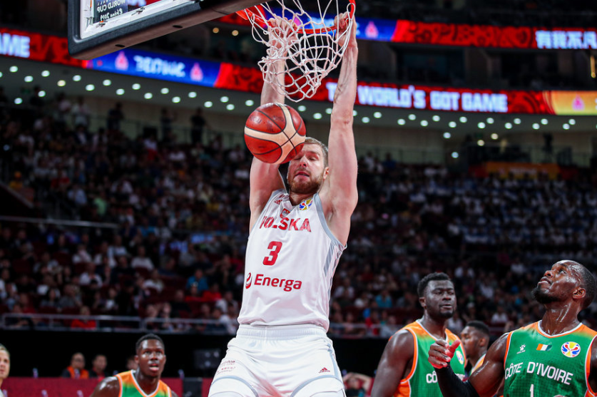 荷兰队在比利时队的激烈对抗中获得胜利,表现亮眼的简单介绍 荷兰队在比利时队的激烈对抗中获得胜利,表现亮眼的简单介绍