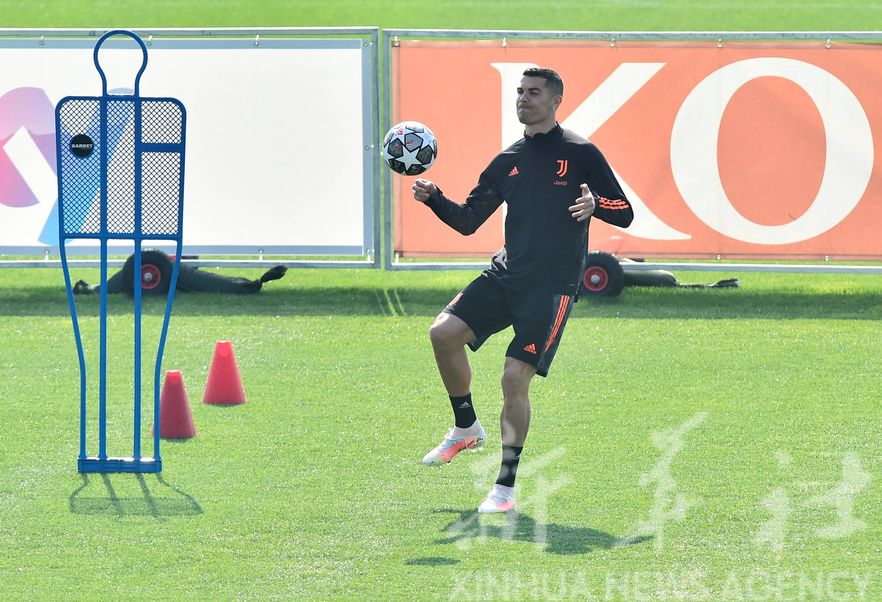 包含美国选手倾心备战明年重要赛事，抱定夺冠决心的词条