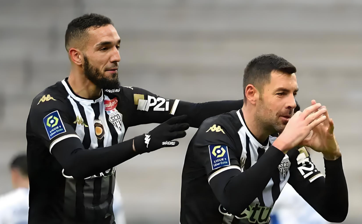 雷恩俱乐部在法甲比赛中取得胜利