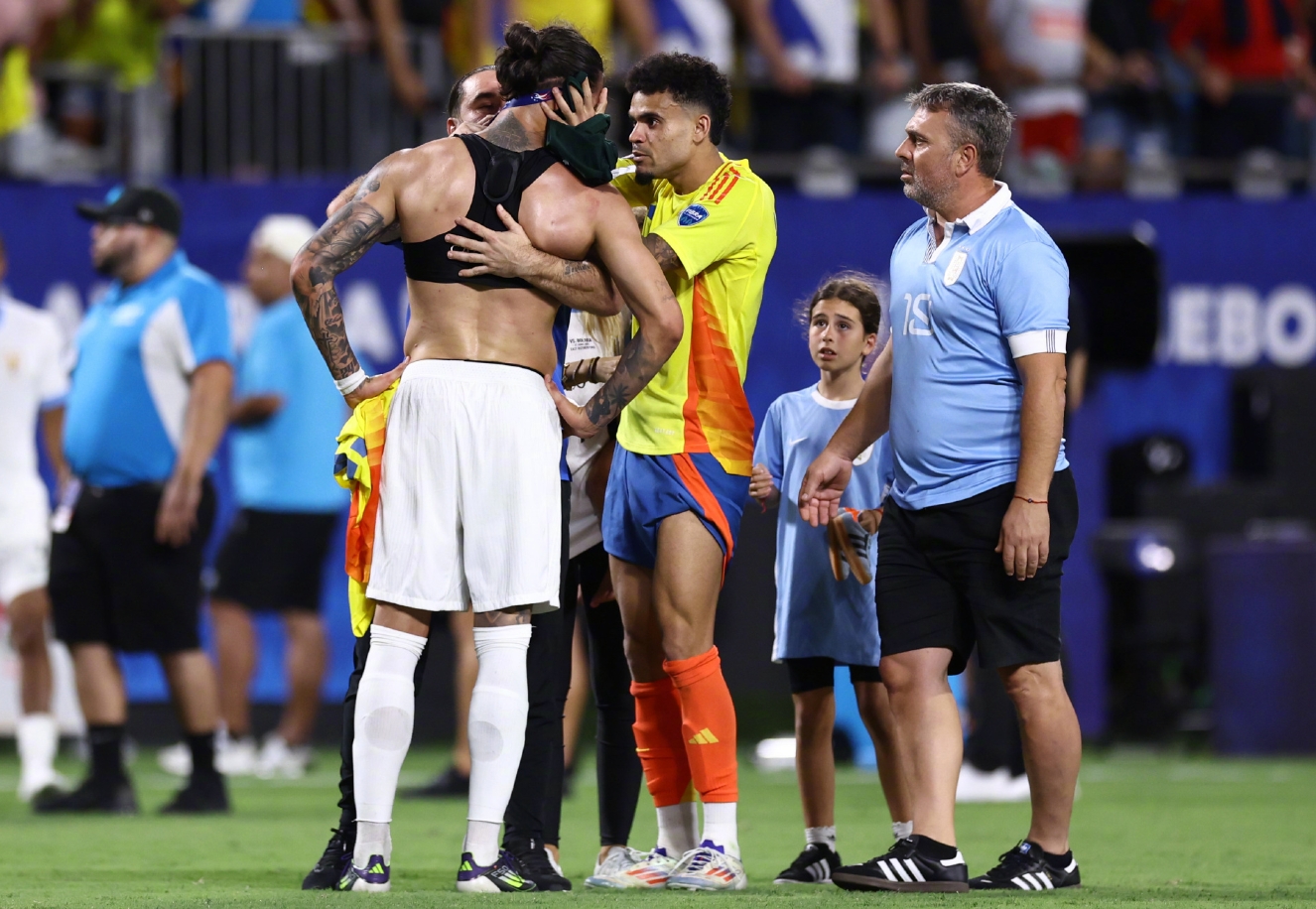 哥斯达黎加联赛季前热身赛事吸引球迷注目，比赛激动的简单介绍