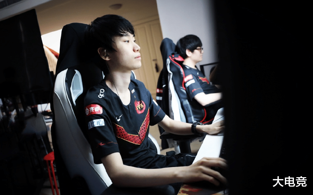 PG电子官网入口-Misfits逆转T1，Doinb送出助攻