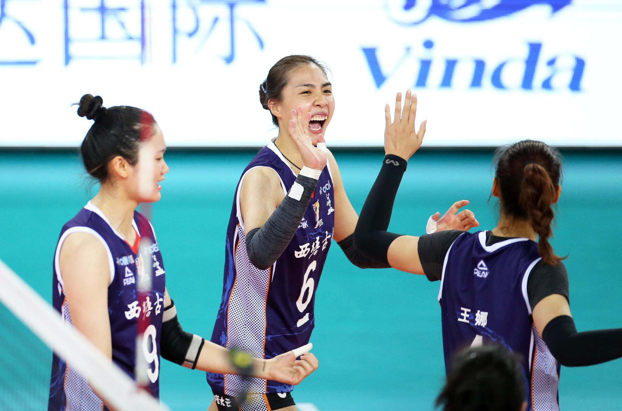 泰国队逆转韩国队，黄鸭组合带队取胜