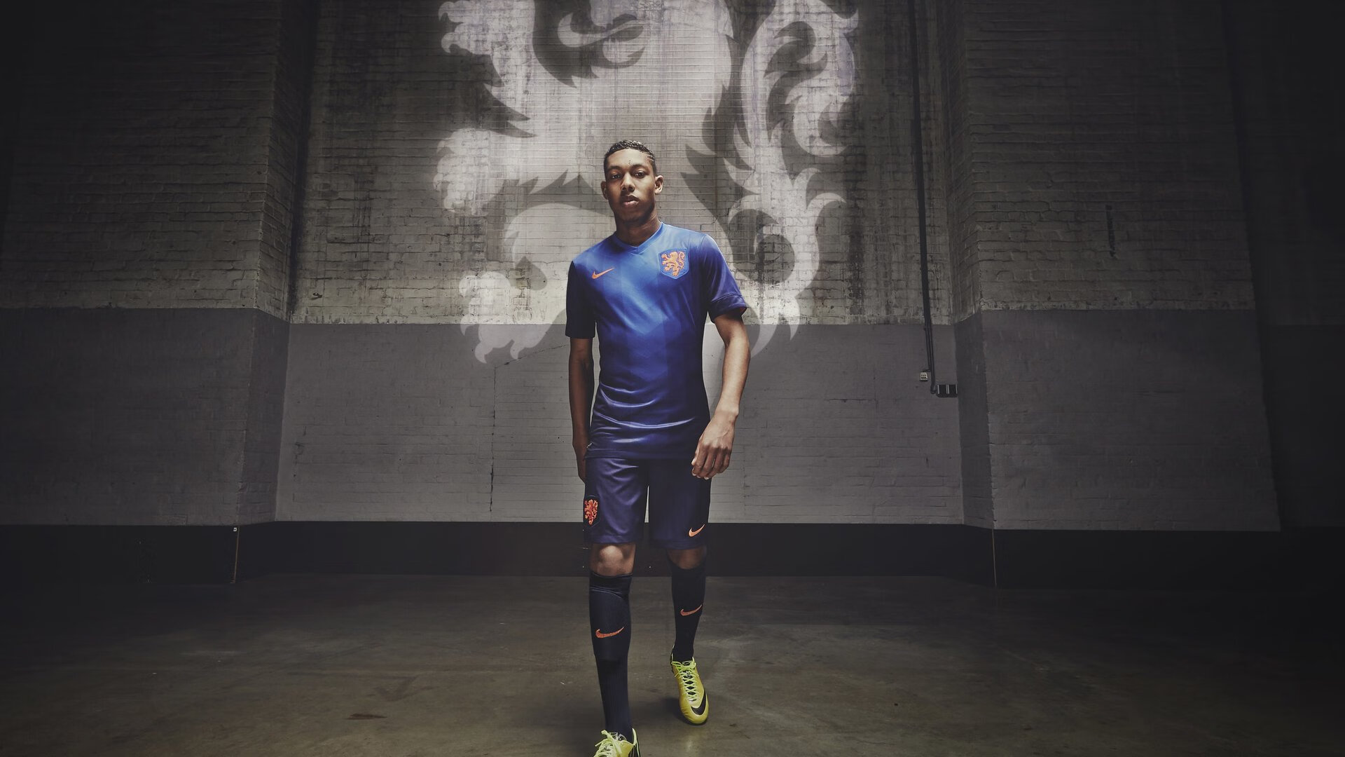 赛道与绿茵的跨界交响，格纳布里在F1新赛季揭幕战之夜的压制级发挥